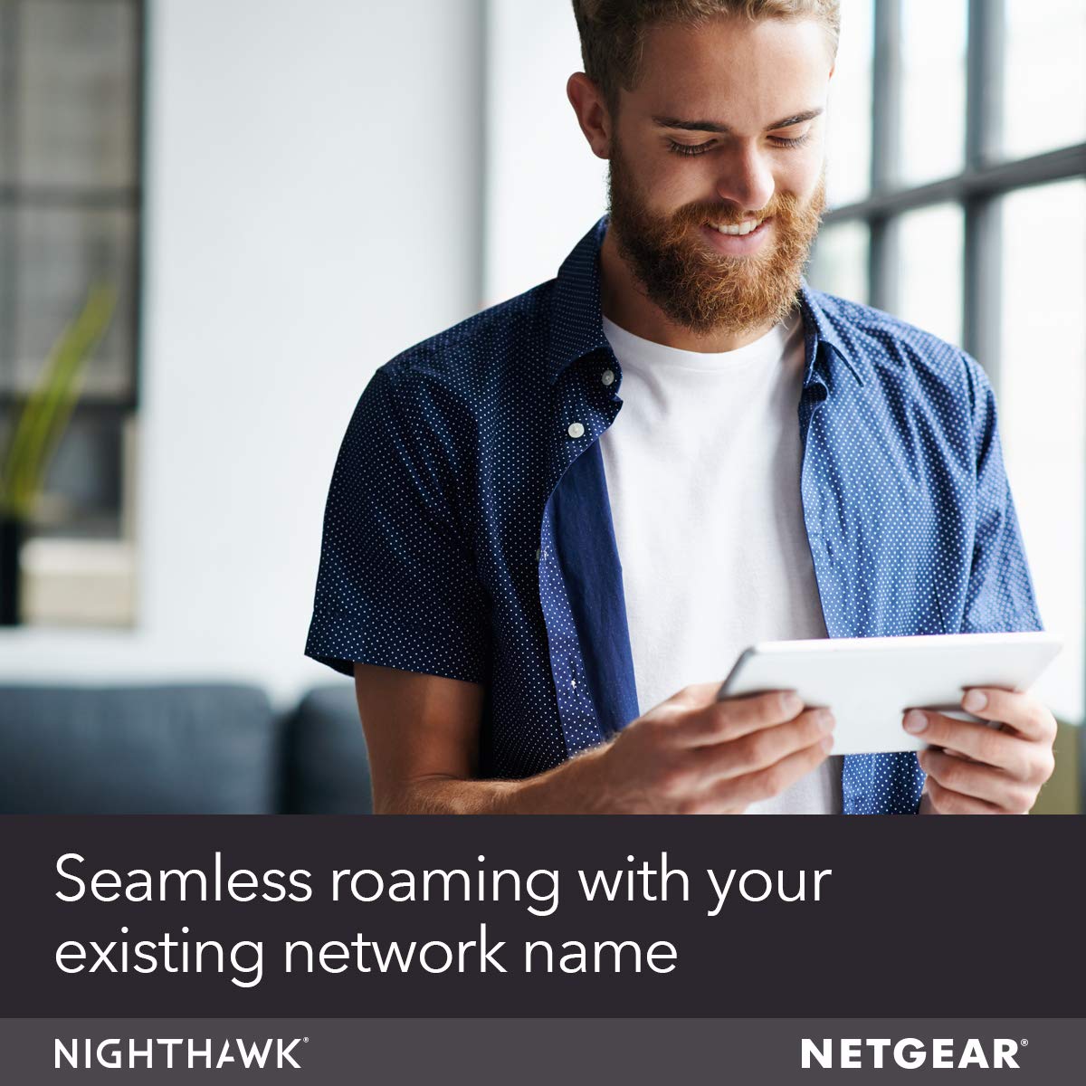 NETGEAR WiFi Mesh Range Extender - Up to 2500 sq.ft. Coverage