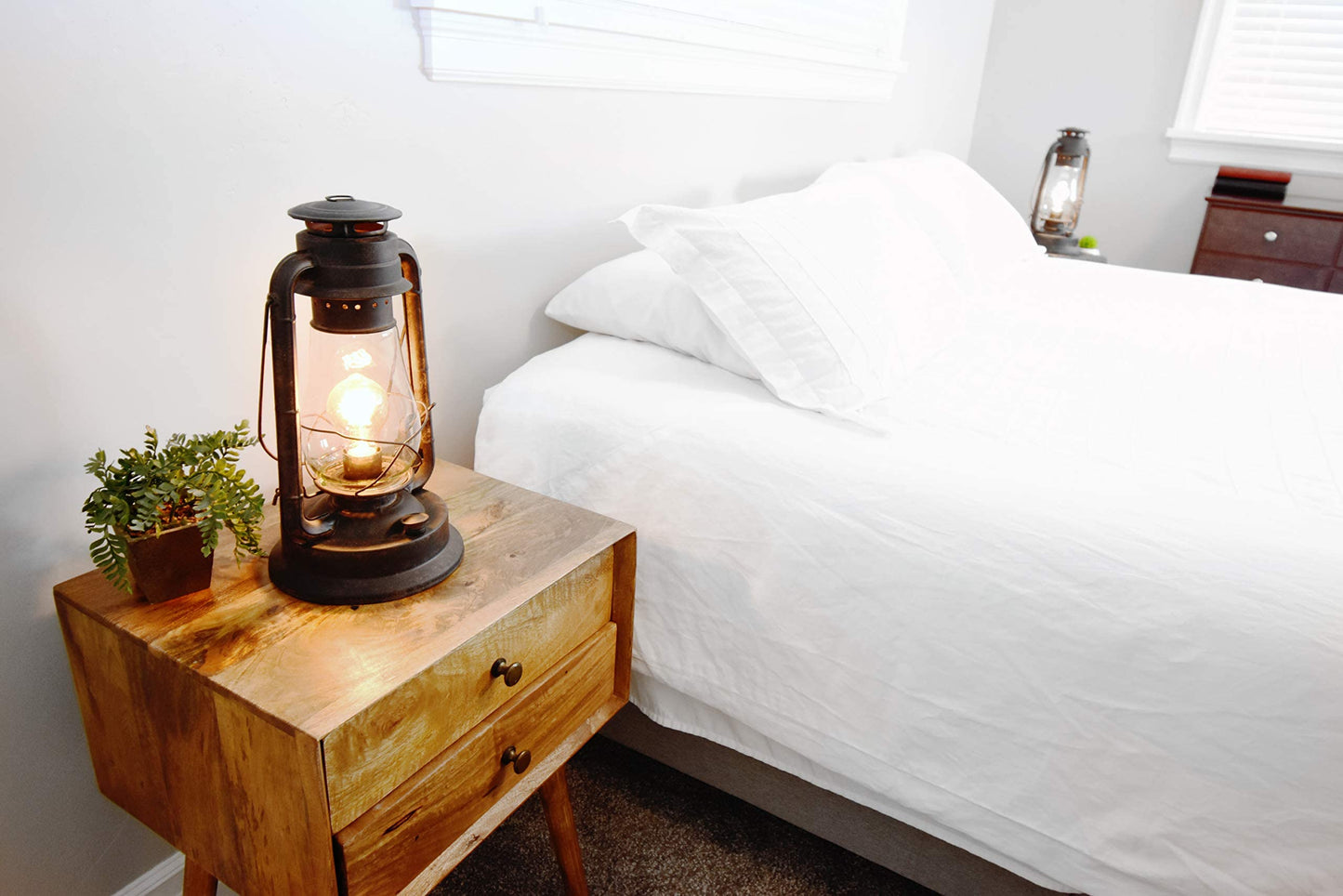 Rustic Farmhouse Lantern Lamp